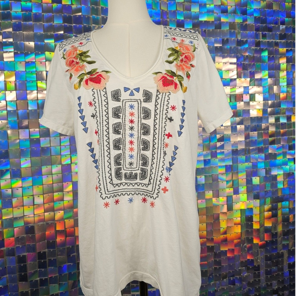 JW Los Angeles Embroidered V-Neck T-Shirt‎ Womens L White Floral Boho Excellent